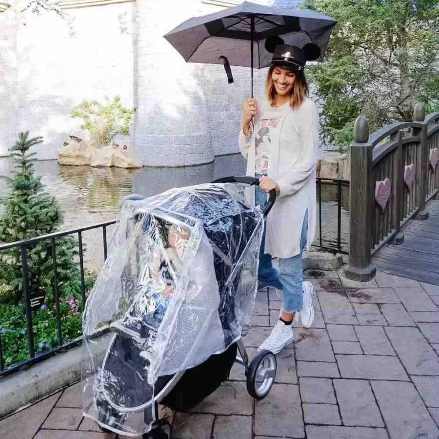 mushama karroce per femije ne dyqan taxi
