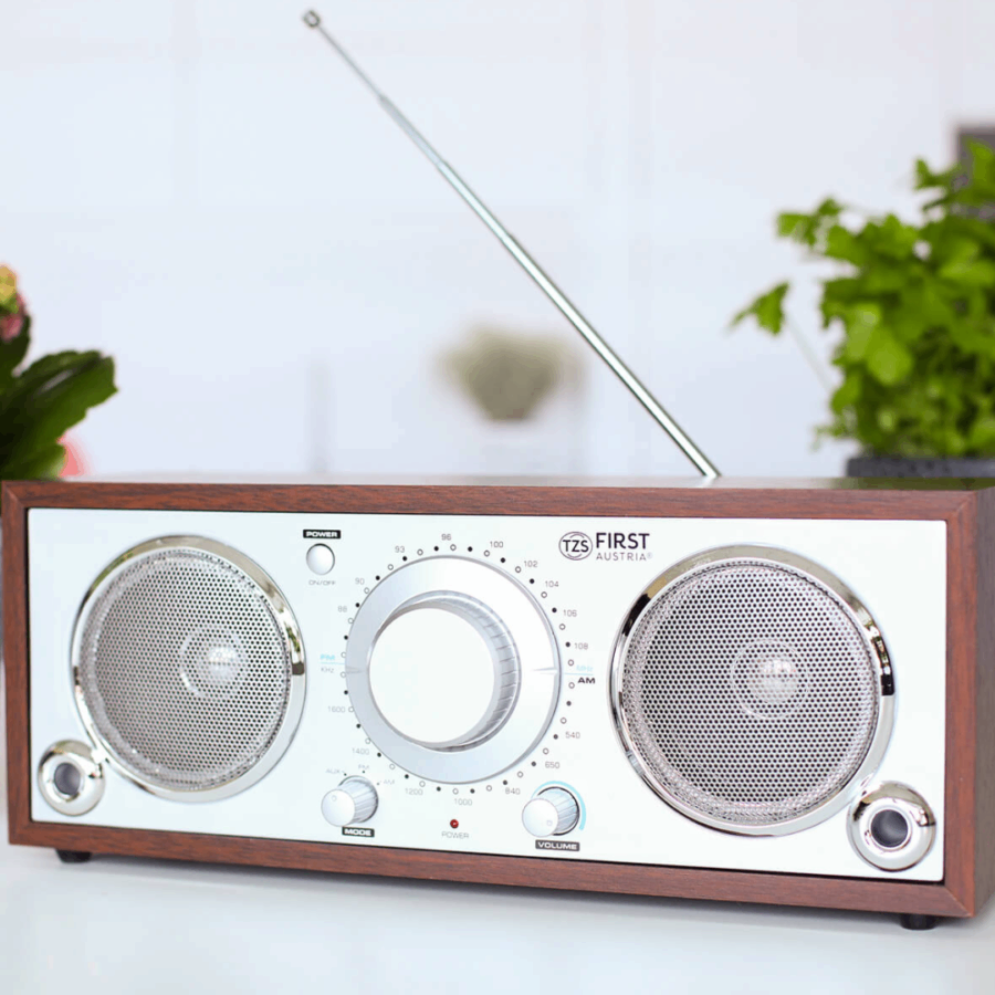 radio-stil-retro-me-aux-online-ne-dyqan-taxi